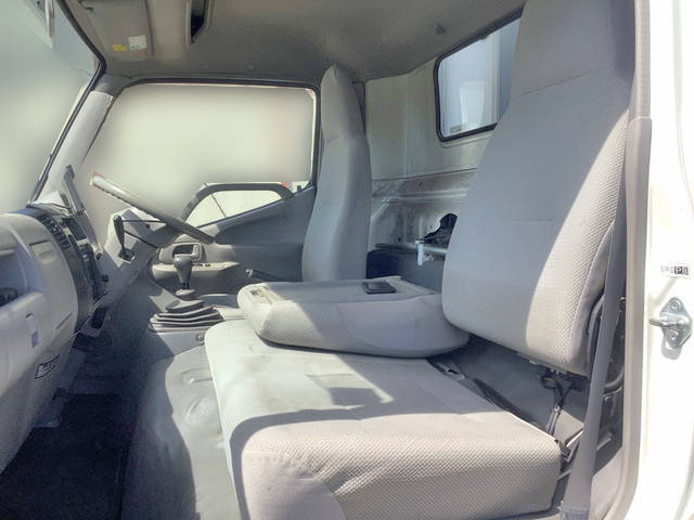 トヨタダイナアルミウイング小型（2t・3t）[写真26]