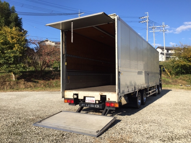 三菱ふそうスーパーグレートアルミウイング大型（10t）[写真02]