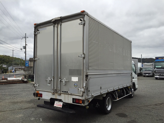 三菱ふそうキャンターアルミウイング小型（2t・3t）[写真02]