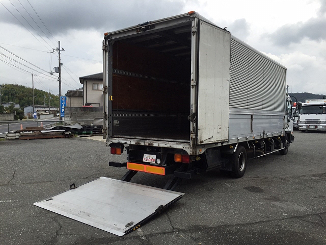 いすゞフォワードアルミウイング中型（4t）[写真02]