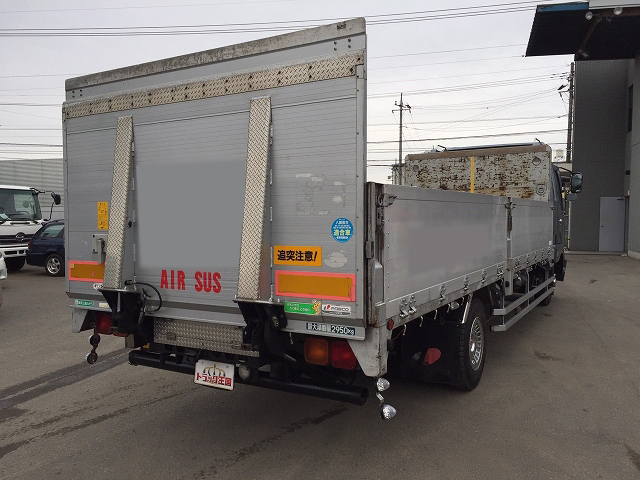 三菱ふそうファイターアルミブロック中型（4t）[写真02]