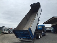 いすゞギガ深ダンプ（土砂禁ダンプ）大型（10t）[写真02]