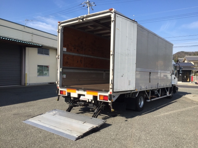 いすゞフォワードアルミウイング中型（4t）[写真02]