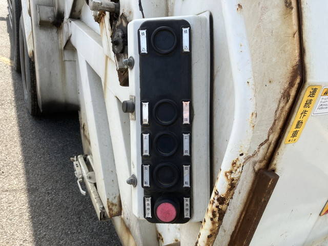 三菱ふそうスーパーグレートパッカー車（塵芥車）大型（10t）[写真16]