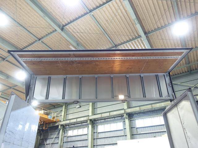 三菱ふそうキャンターアルミウイング小型（2t・3t）[写真11]