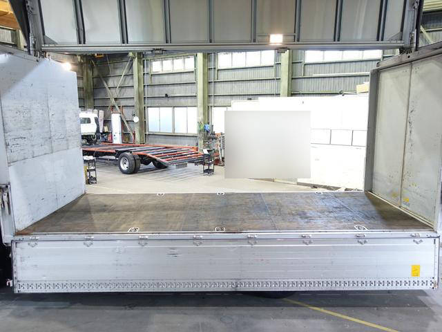 三菱ふそうキャンターアルミウイング小型（2t・3t）[写真12]