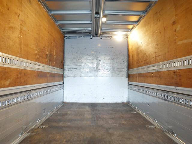 三菱ふそうキャンターアルミウイング小型（2t・3t）[写真16]