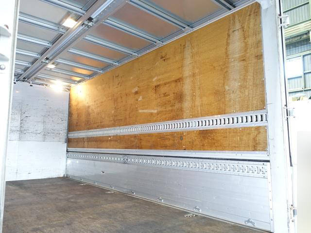 三菱ふそうキャンターアルミウイング小型（2t・3t）[写真18]