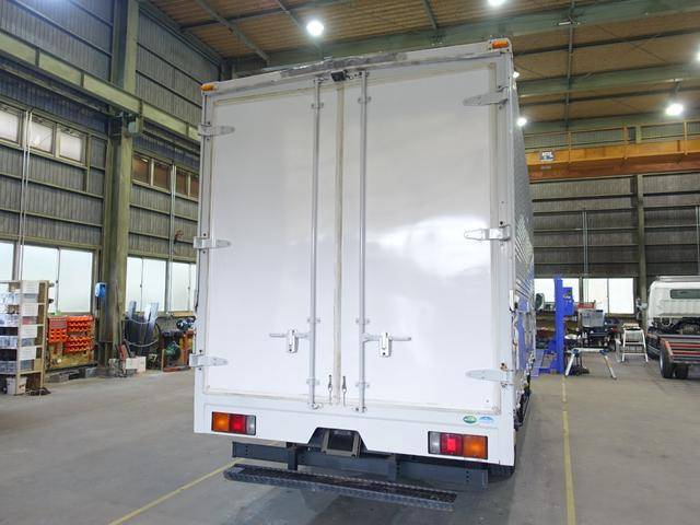 三菱ふそうキャンターアルミウイング小型（2t・3t）[写真06]