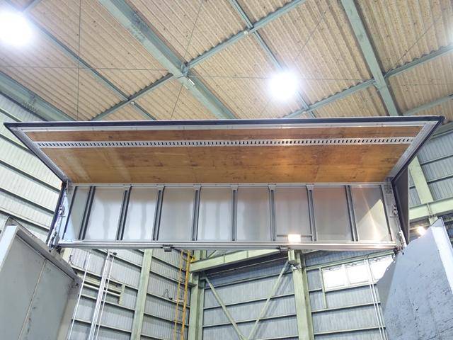 三菱ふそうキャンターアルミウイング小型（2t・3t）[写真09]