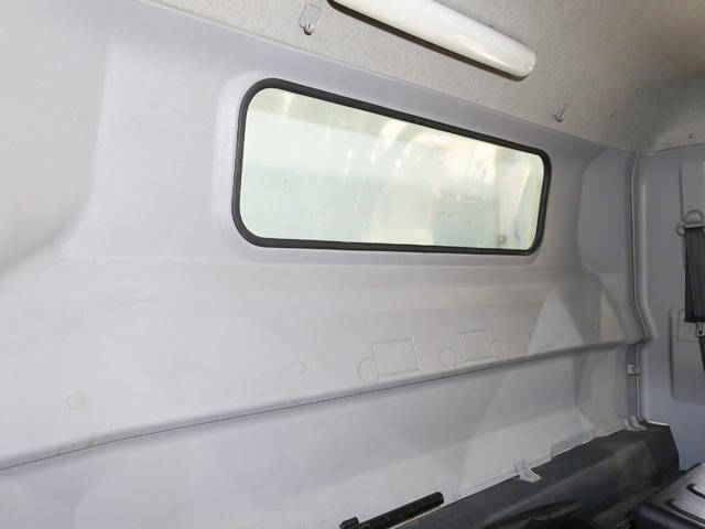 三菱ふそうキャンター冷凍車（冷蔵車）小型（2t・3t）[写真38]