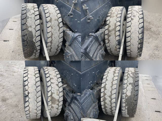 UDトラックスクオンダンプ大型（10t）[写真16]