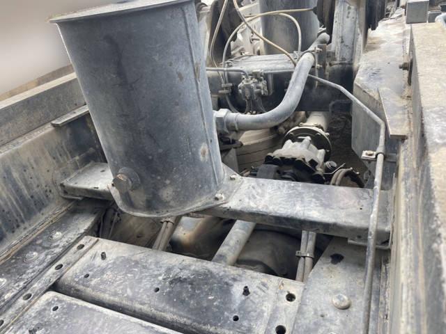 UDトラックスクオンダンプ大型（10t）[写真18]