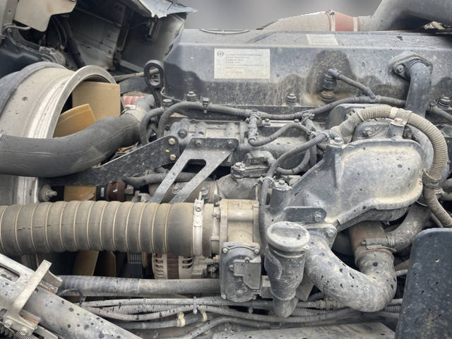 UDトラックスクオンダンプ大型（10t）[写真21]