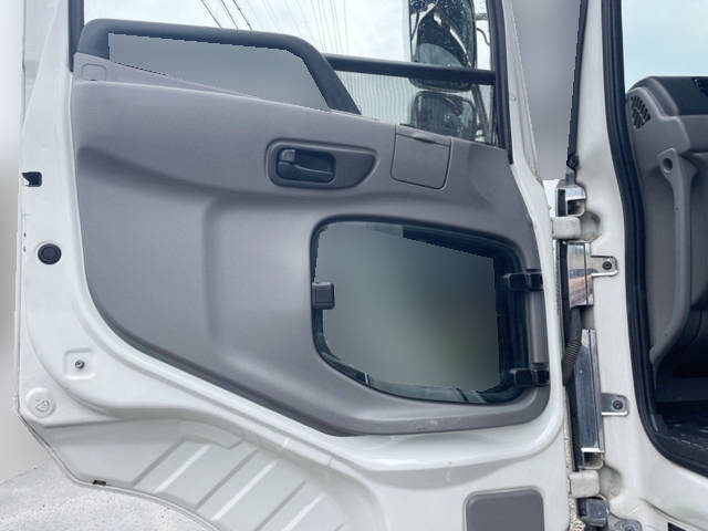 UDトラックスクオンダンプ大型（10t）[写真23]