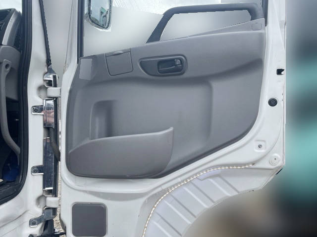 UDトラックスクオンダンプ大型（10t）[写真24]