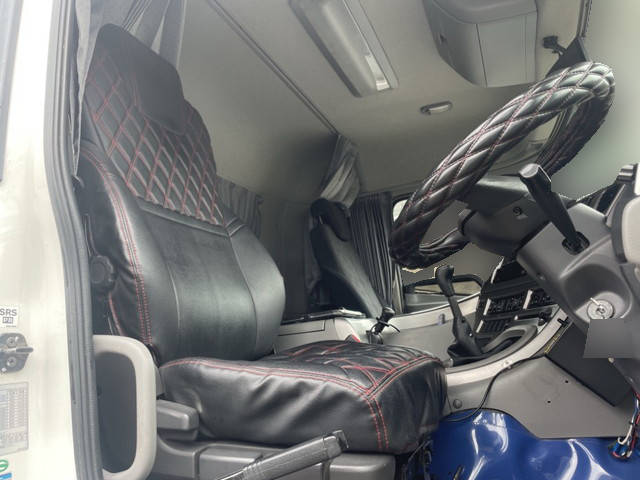 UDトラックスクオンダンプ大型（10t）[写真26]