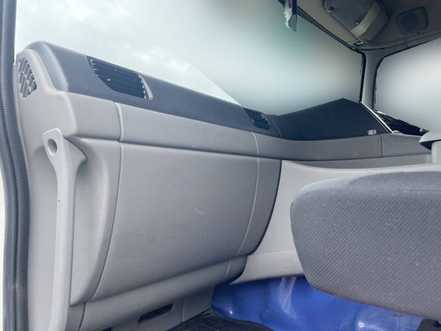 UDトラックスクオンダンプ大型（10t）[写真27]