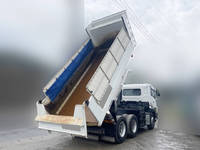 UDトラックスクオンダンプ大型（10t）[写真02]