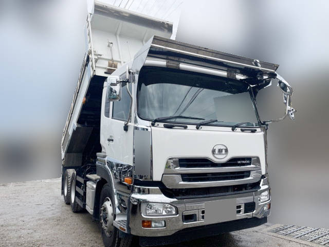 UDトラックスクオンダンプ大型（10t）[写真03]