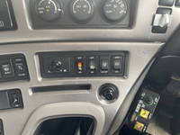 UDトラックスクオンダンプ大型（10t）[写真36]