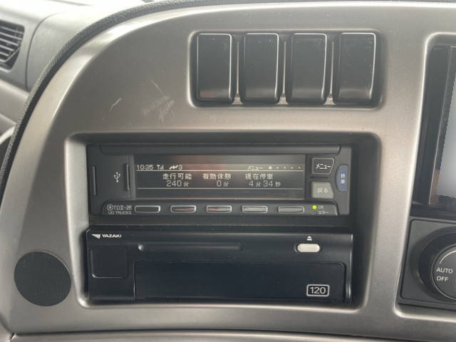 UDトラックスクオンダンプ大型（10t）[写真37]