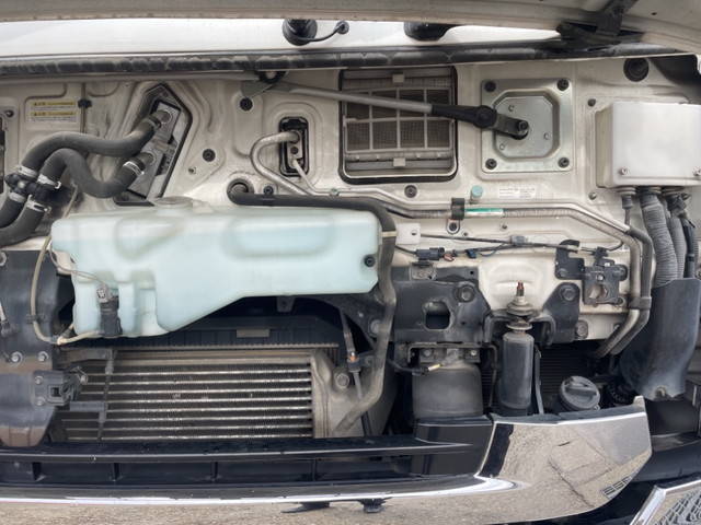 UDトラックスクオンダンプ大型（10t）[写真06]