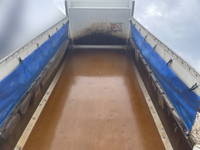 UDトラックスクオンダンプ大型（10t）[写真09]