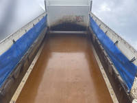 UDトラックスクオンダンプ大型（10t）[写真09]