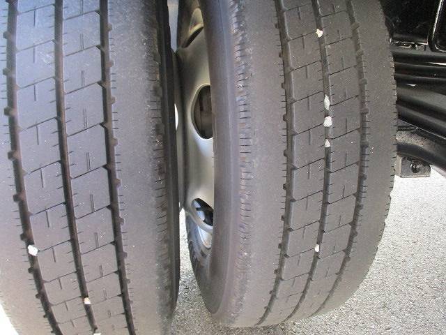 日野デュトロ平ボディ小型（2t・3t）[写真13]