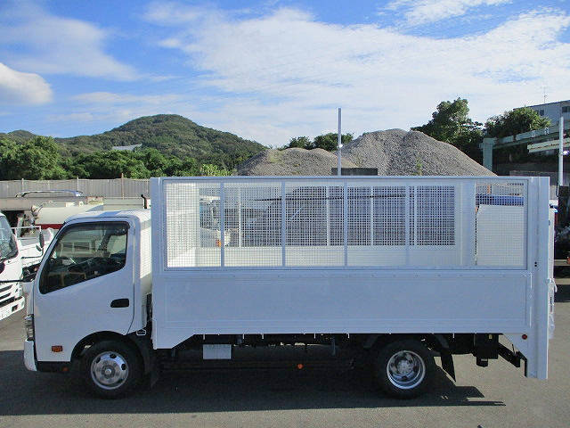 日野デュトロ平ボディ小型（2t・3t）[写真06]