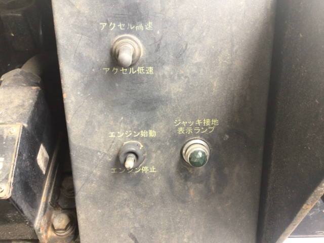 いすゞエルフ高所作業車小型（2t・3t）[写真17]