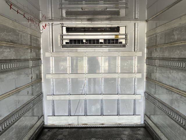 日野レンジャー冷凍車（冷蔵車）中型（4t）[写真12]