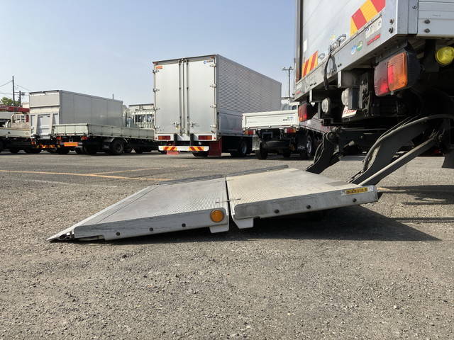 日野レンジャー冷凍車（冷蔵車）中型（4t）[写真17]