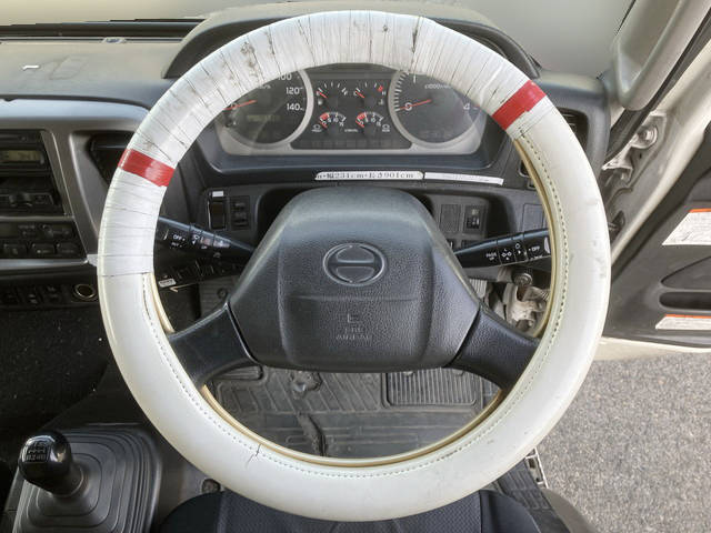 日野レンジャー冷凍車（冷蔵車）中型（4t）[写真33]