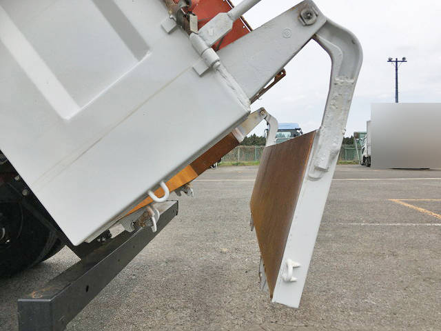 三菱ふそうスーパーグレートダンプ大型（10t）[写真17]