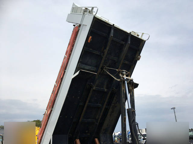 三菱ふそうスーパーグレートダンプ大型（10t）[写真19]