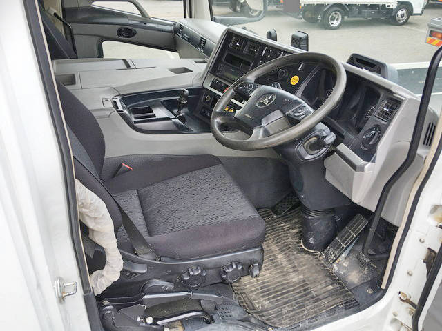 三菱ふそうスーパーグレートダンプ大型（10t）[写真32]