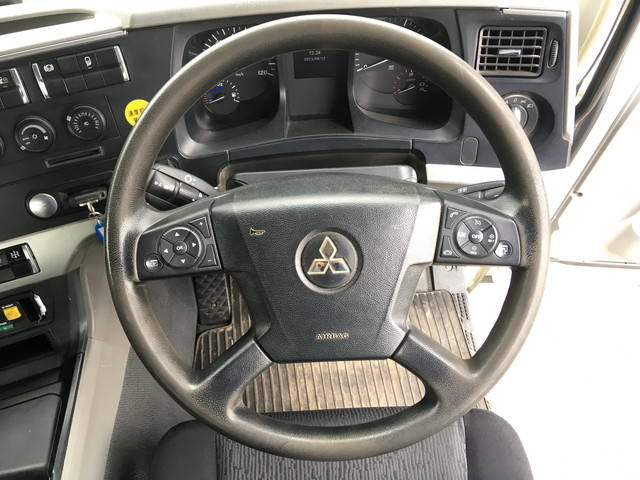 三菱ふそうスーパーグレートダンプ大型（10t）[写真35]