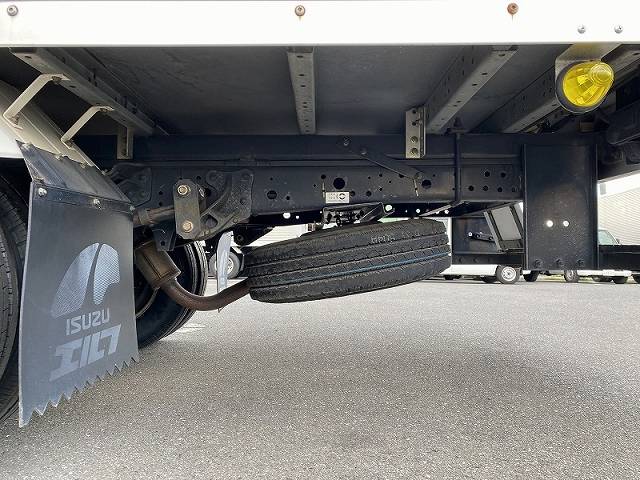 いすゞエルフアルミバン小型（2t・3t）[写真17]