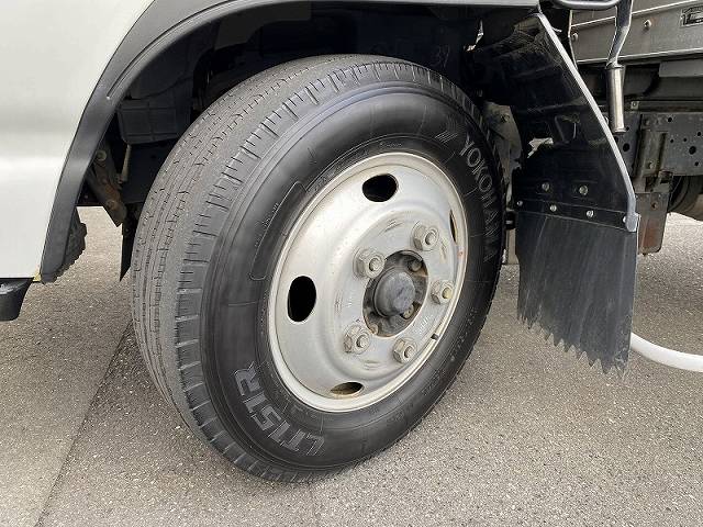 いすゞエルフアルミバン小型（2t・3t）[写真18]