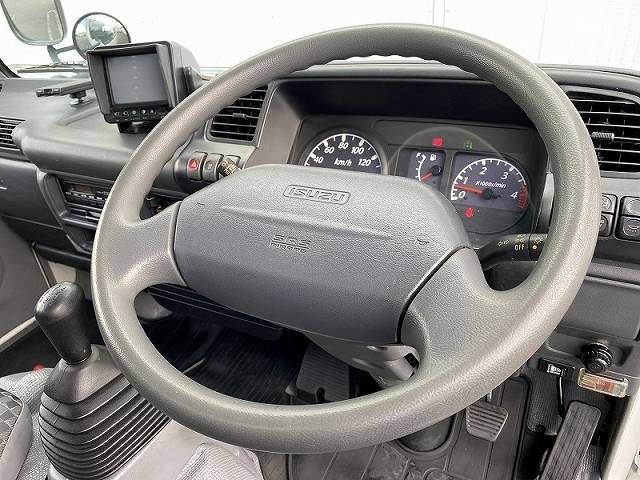 いすゞエルフアルミバン小型（2t・3t）[写真24]