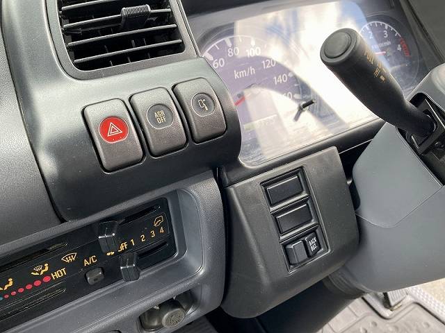 いすゞエルフアルミバン小型（2t・3t）[写真26]