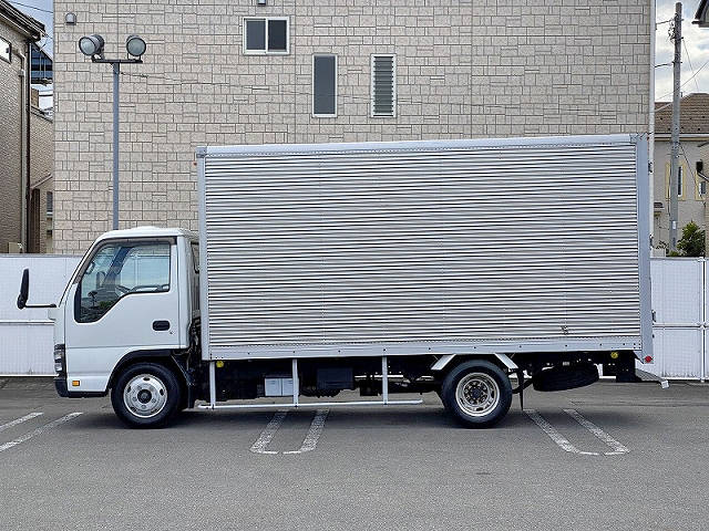 いすゞエルフアルミバン小型（2t・3t）[写真03]