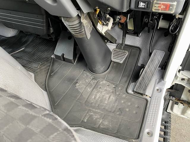 いすゞエルフアルミバン小型（2t・3t）[写真30]