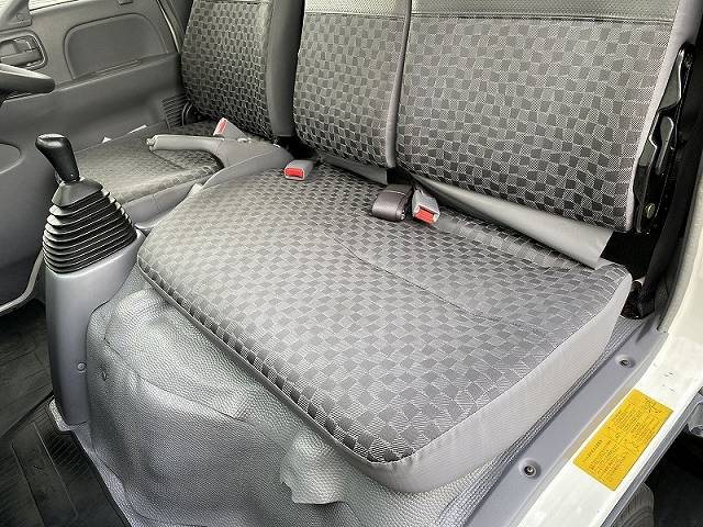 いすゞエルフアルミバン小型（2t・3t）[写真32]