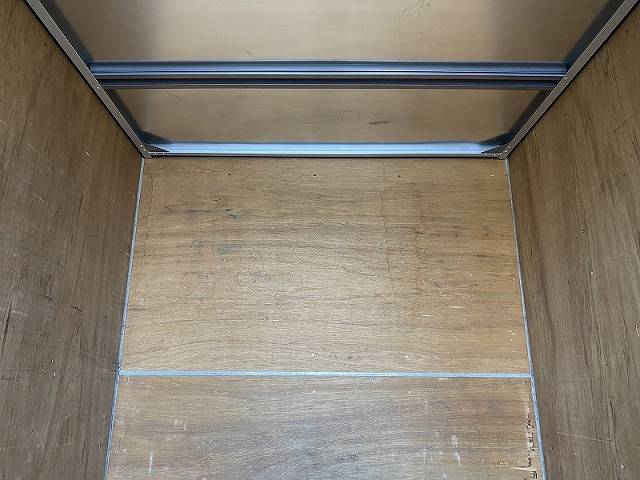 いすゞエルフアルミバン小型（2t・3t）[写真08]