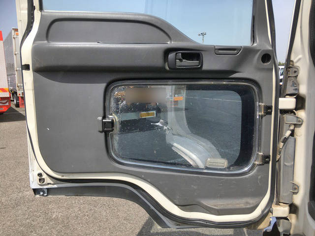 いすゞフォワードコンテナ専用車中型（4t）[写真27]