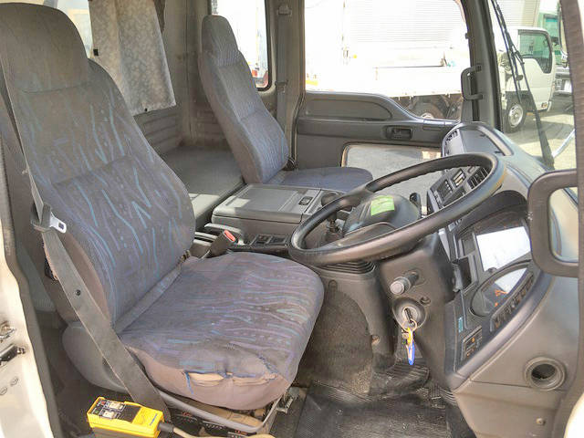 いすゞフォワードコンテナ専用車中型（4t）[写真33]