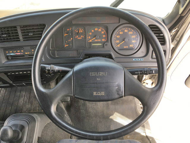 いすゞフォワードコンテナ専用車中型（4t）[写真35]